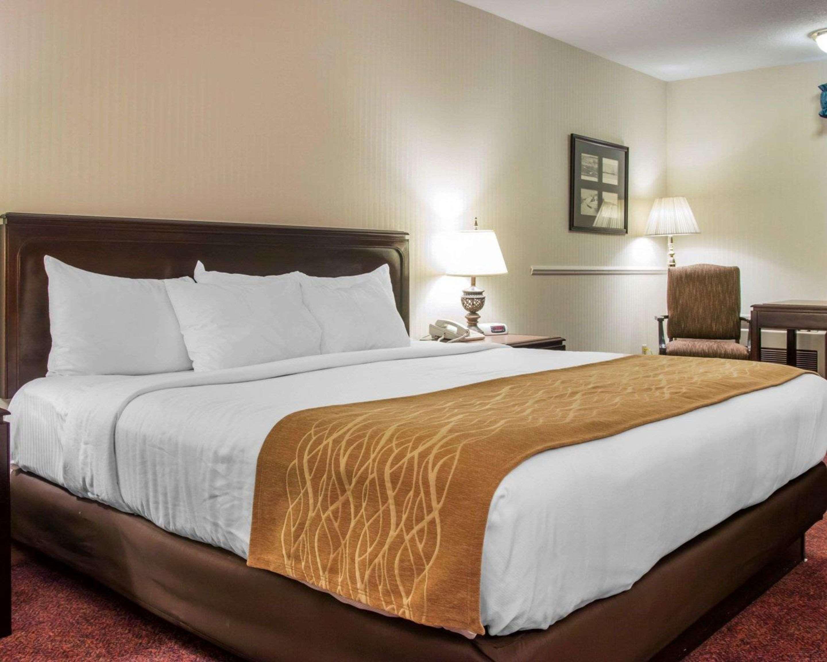 Comfort Inn Lakeside Mackinaw City Exteriör bild