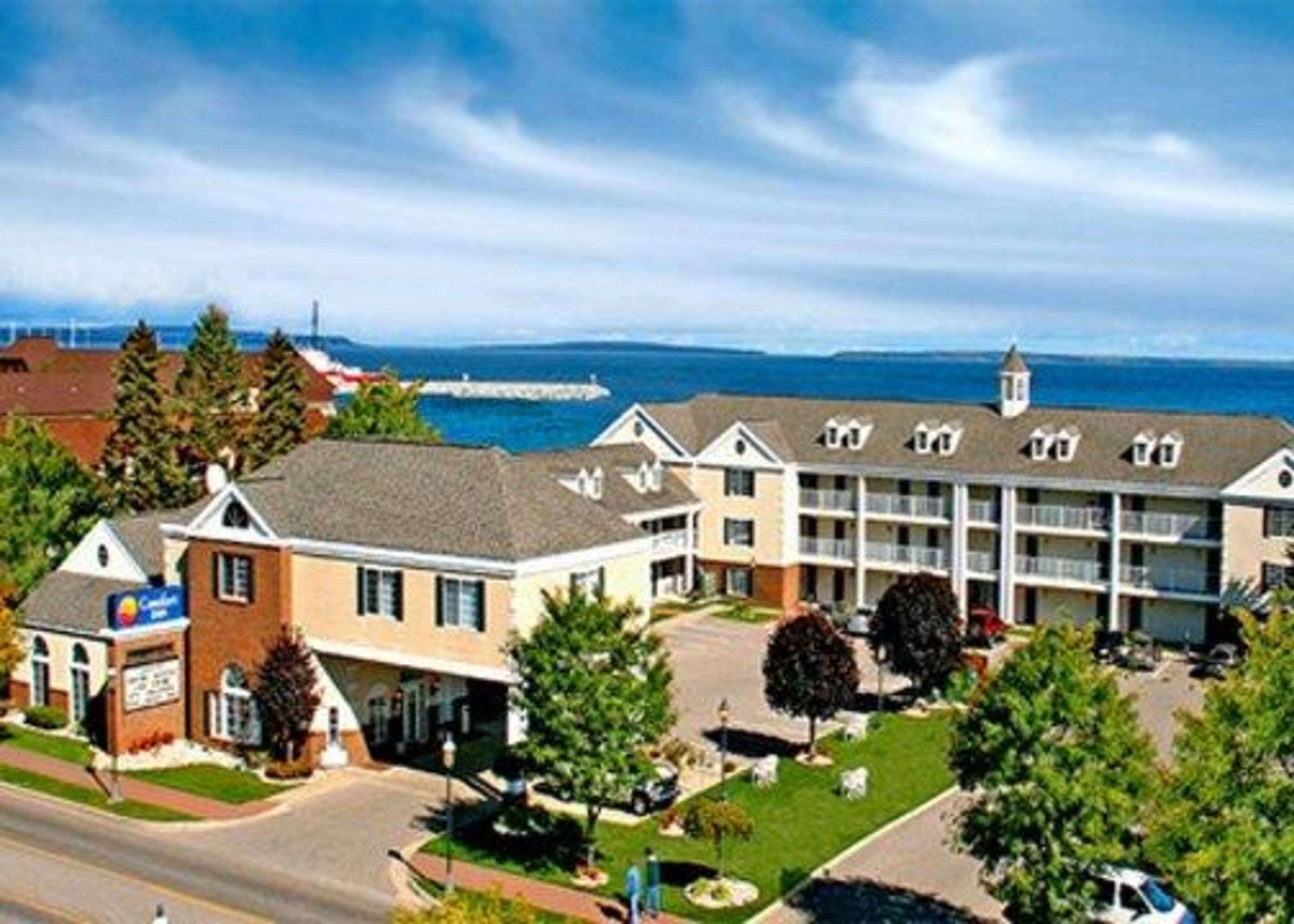 Comfort Inn Lakeside Mackinaw City Exteriör bild