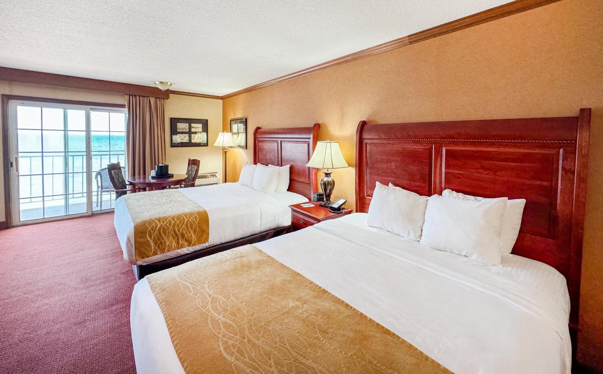 Comfort Inn Lakeside Mackinaw City Exteriör bild