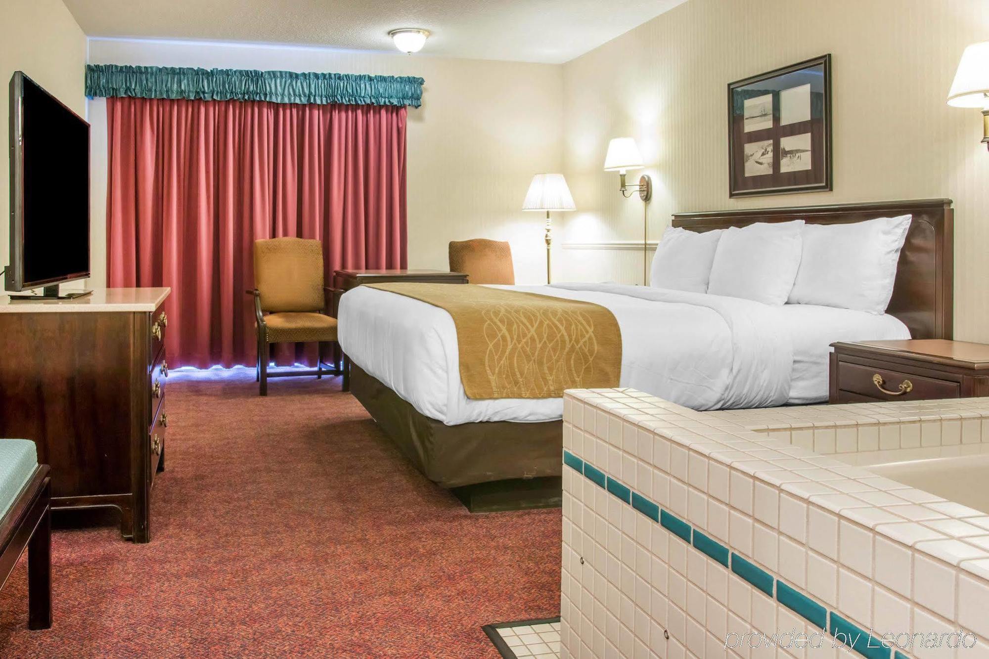 Comfort Inn Lakeside Mackinaw City Exteriör bild