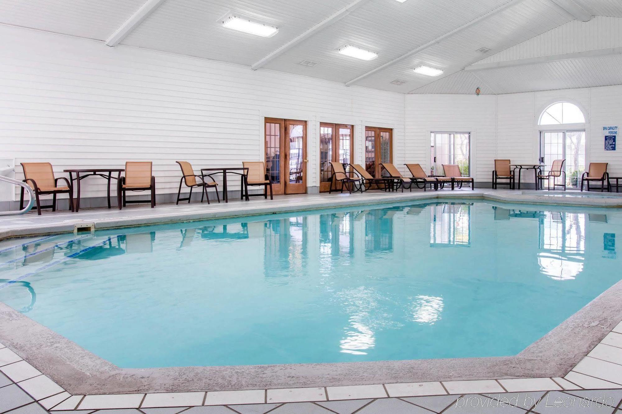 Comfort Inn Lakeside Mackinaw City Exteriör bild